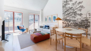 Artsy 3BDR Duplex by LovelyStay